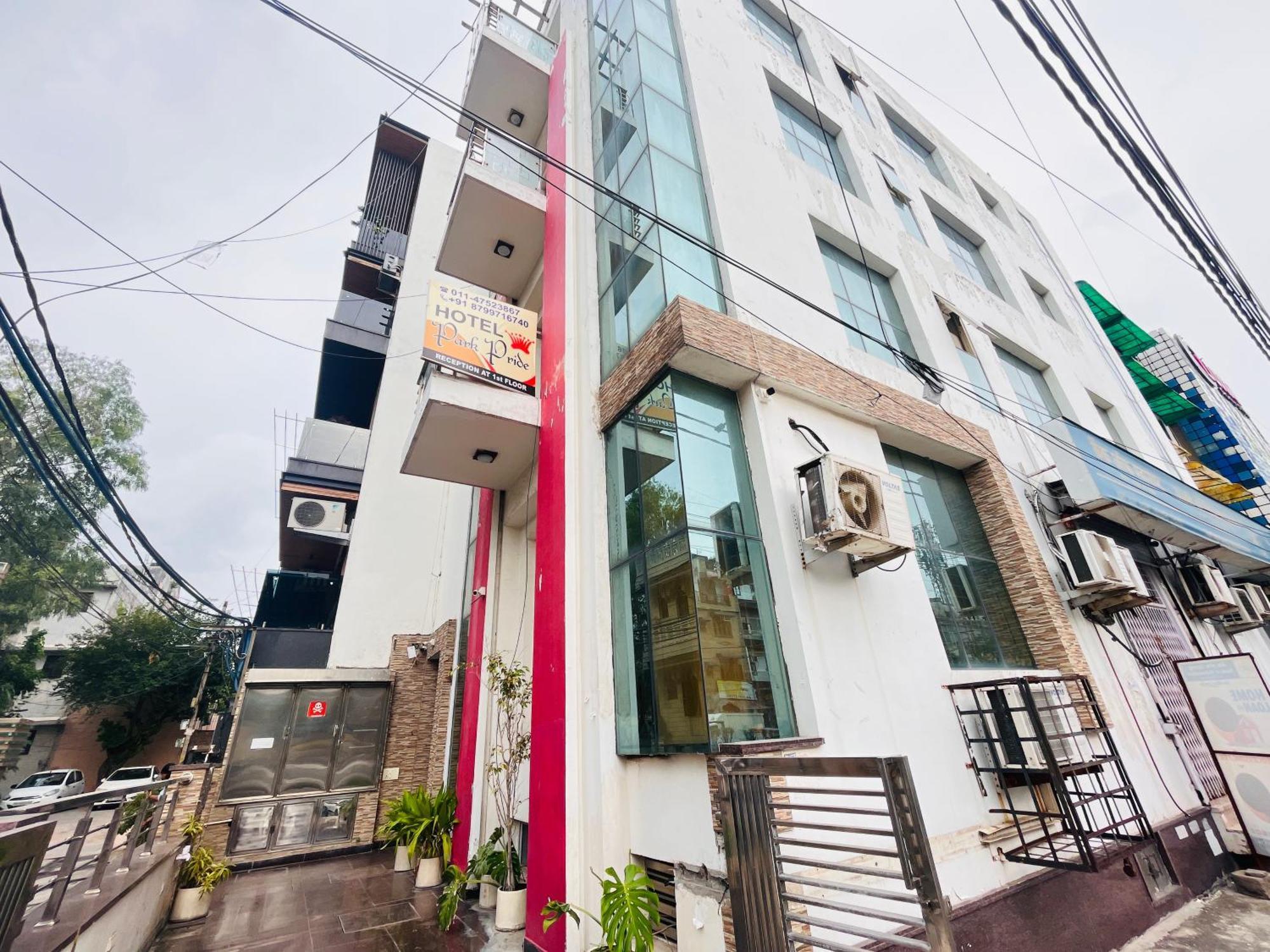 Hotel Park Pride Pitampura New Delhi, Couple Friendly Exterior photo